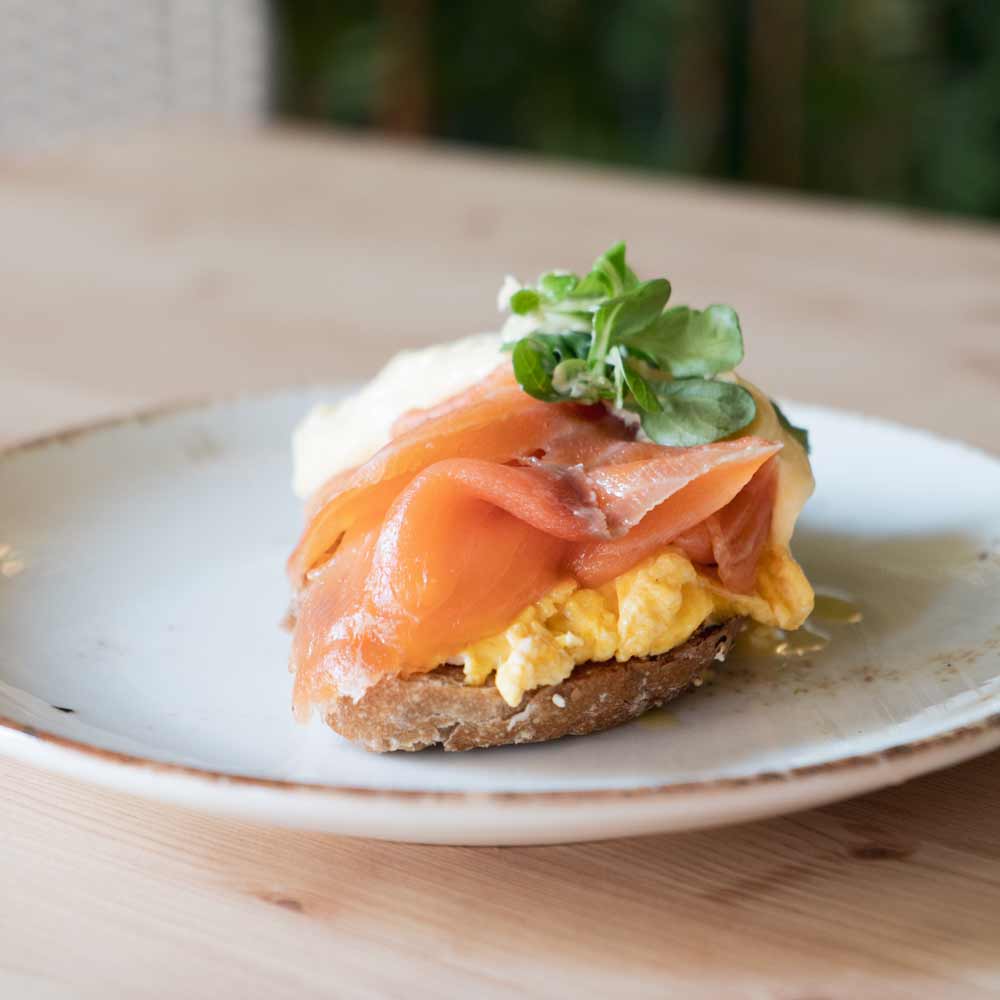 tosta-salmon-restaurante-canaveral-vigo